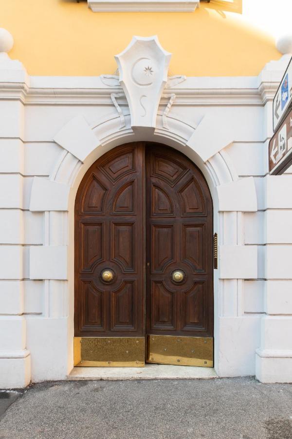 Twin Flowers Apartment In San Giovanni Рим Екстериор снимка